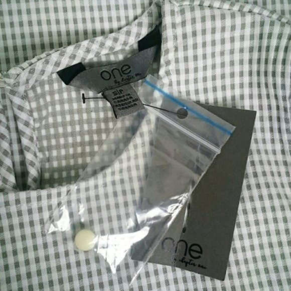 One sleeveless Gingham Ruffle Top In Gray Sizes Small And Large - Picture 4 of 5